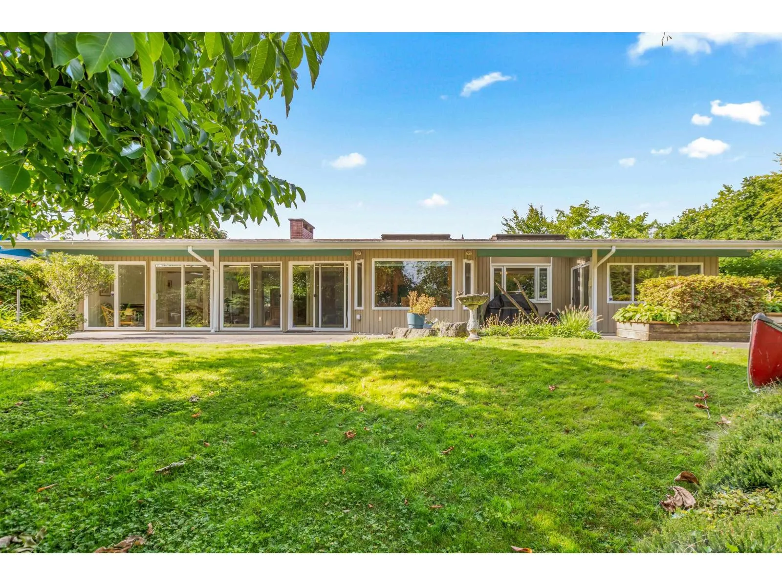 46011 CLARKE DRIVE|Chilliwack Proper East
