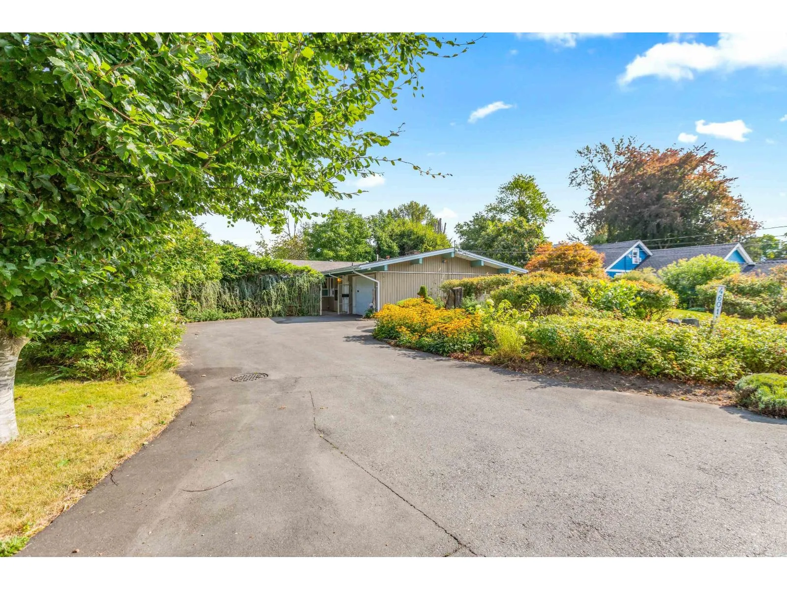 46011 CLARKE DRIVE|Chilliwack Proper East