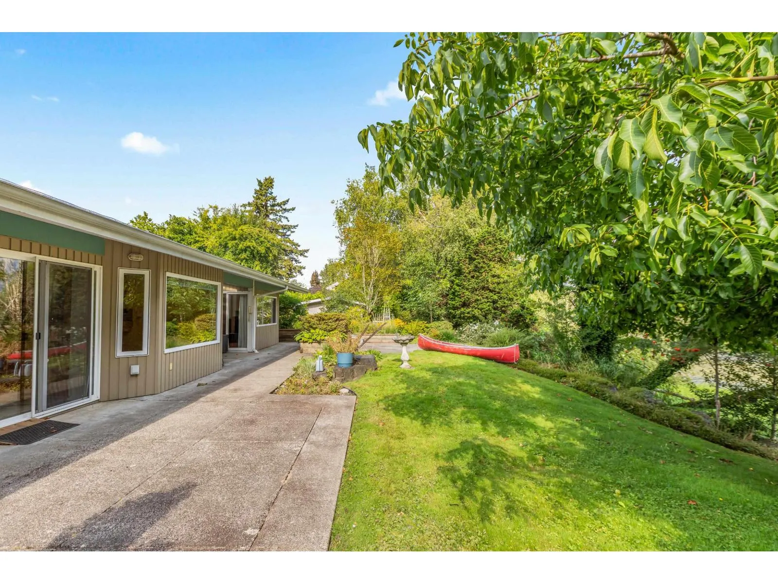 46011 CLARKE DRIVE|Chilliwack Proper East
