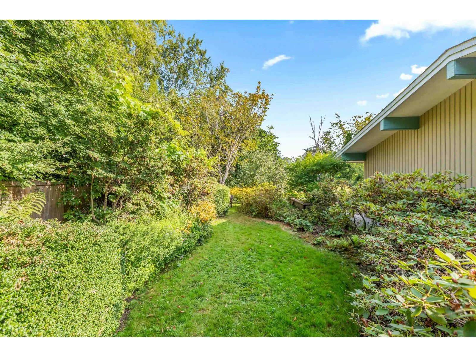46011 CLARKE DRIVE|Chilliwack Proper East