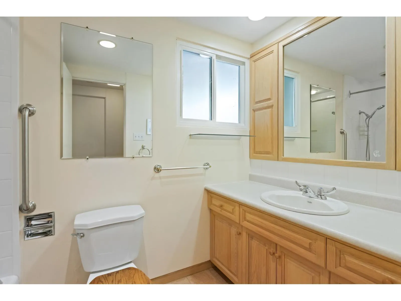 46011 CLARKE DRIVE|Chilliwack Proper East