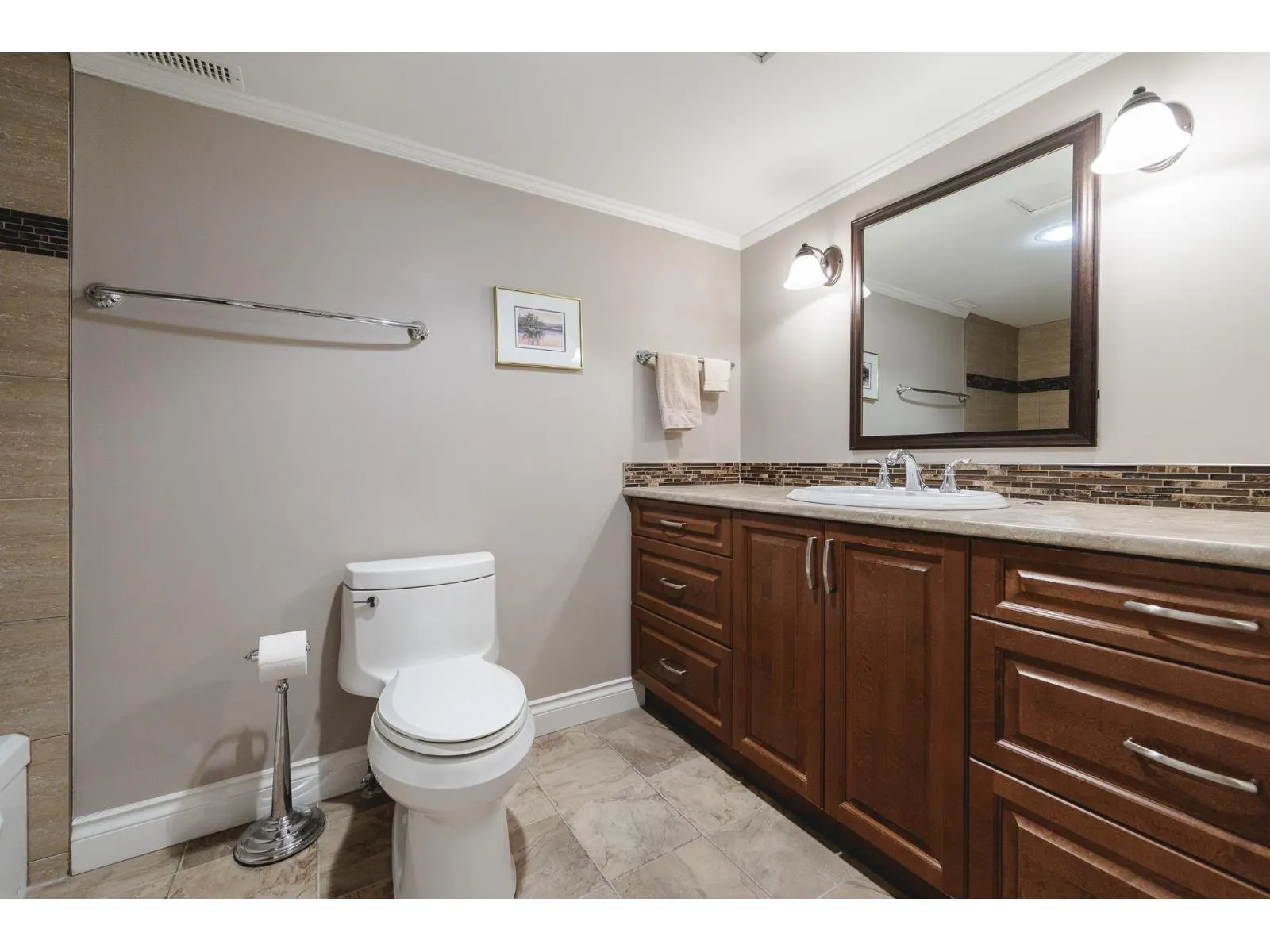 210 13959 16 AVENUE