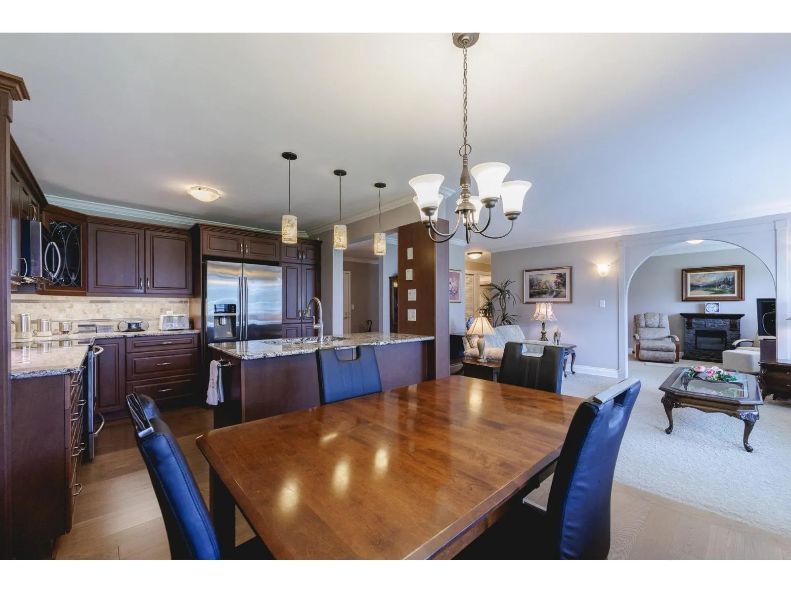 210 13959 16 AVENUE
