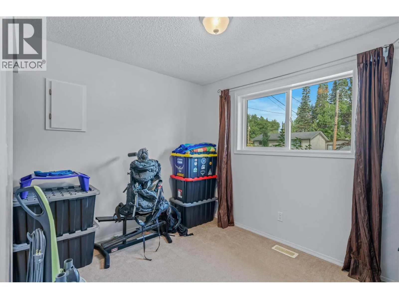3589 WILLOWDALE DRIVE