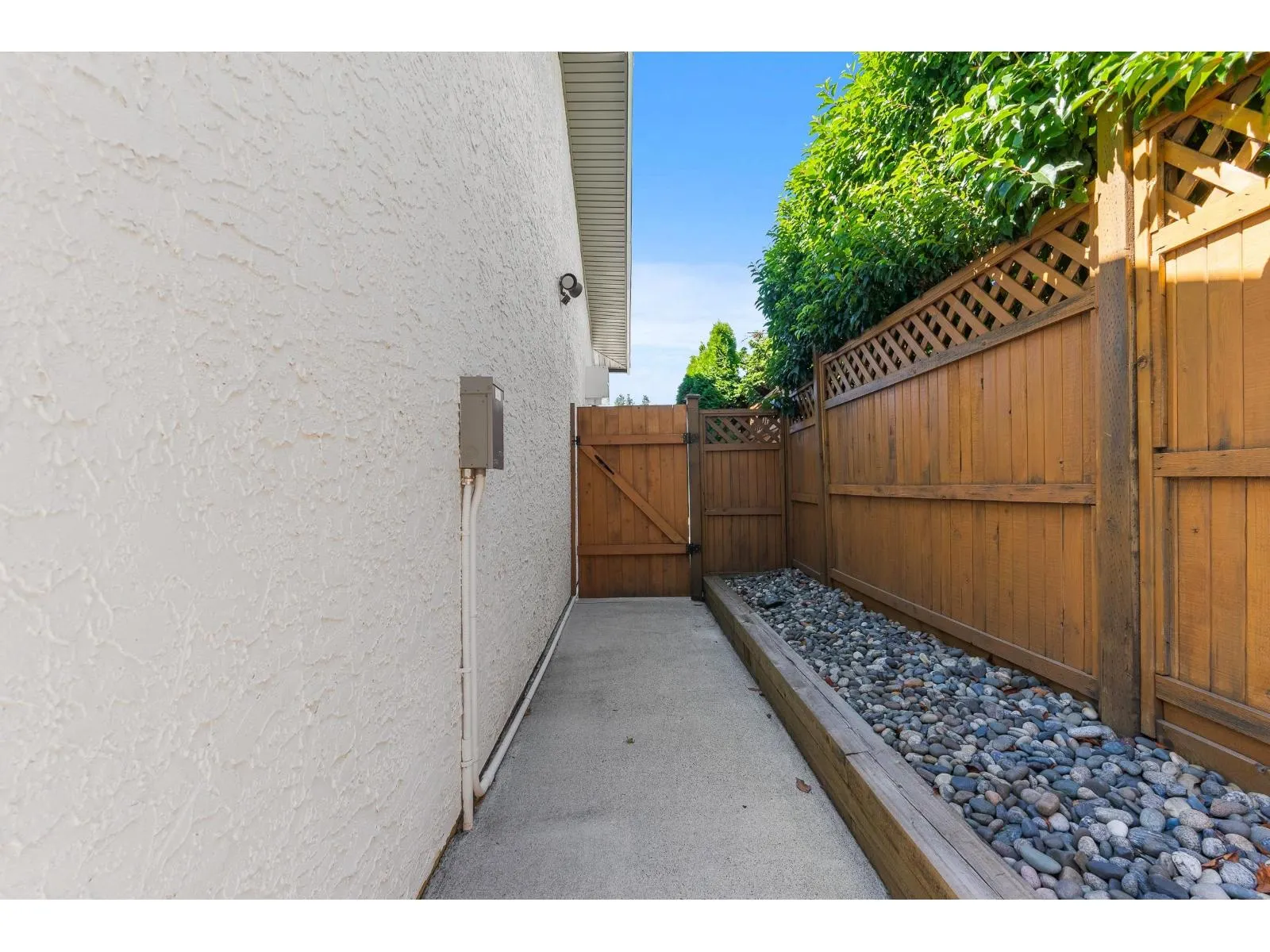 2350 GUILFORD DRIVE
