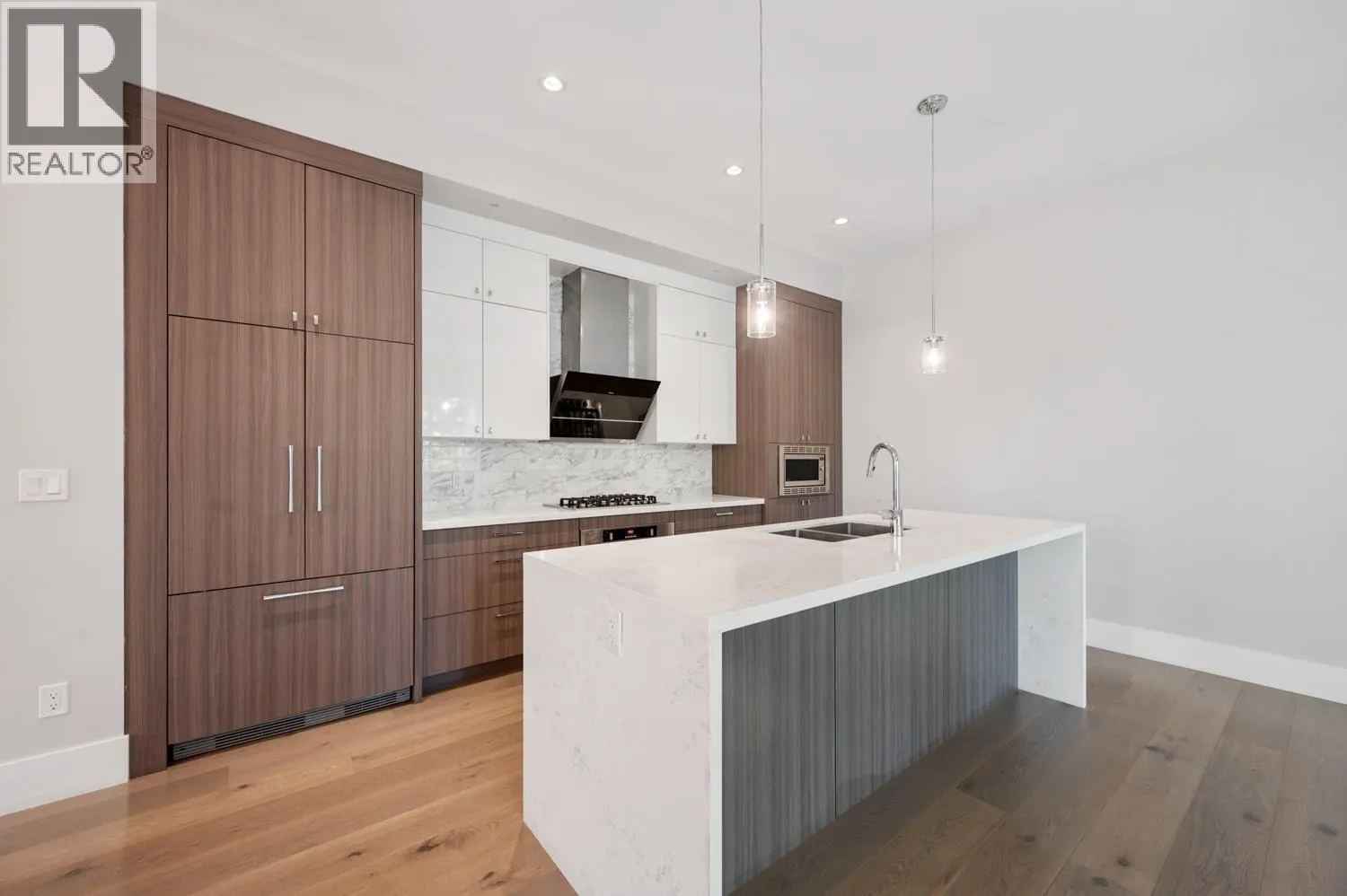 9 5071 STEVESTON HIGHWAY