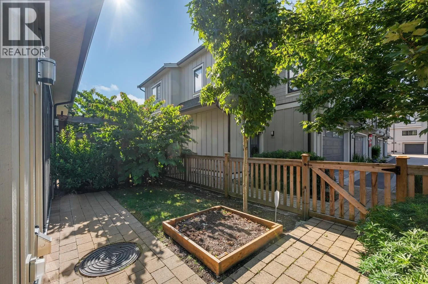 9 5071 STEVESTON HIGHWAY