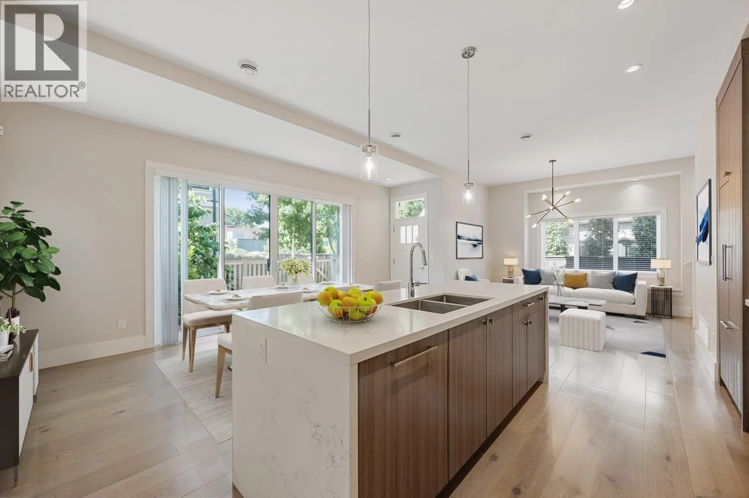 9 5071 STEVESTON HIGHWAY