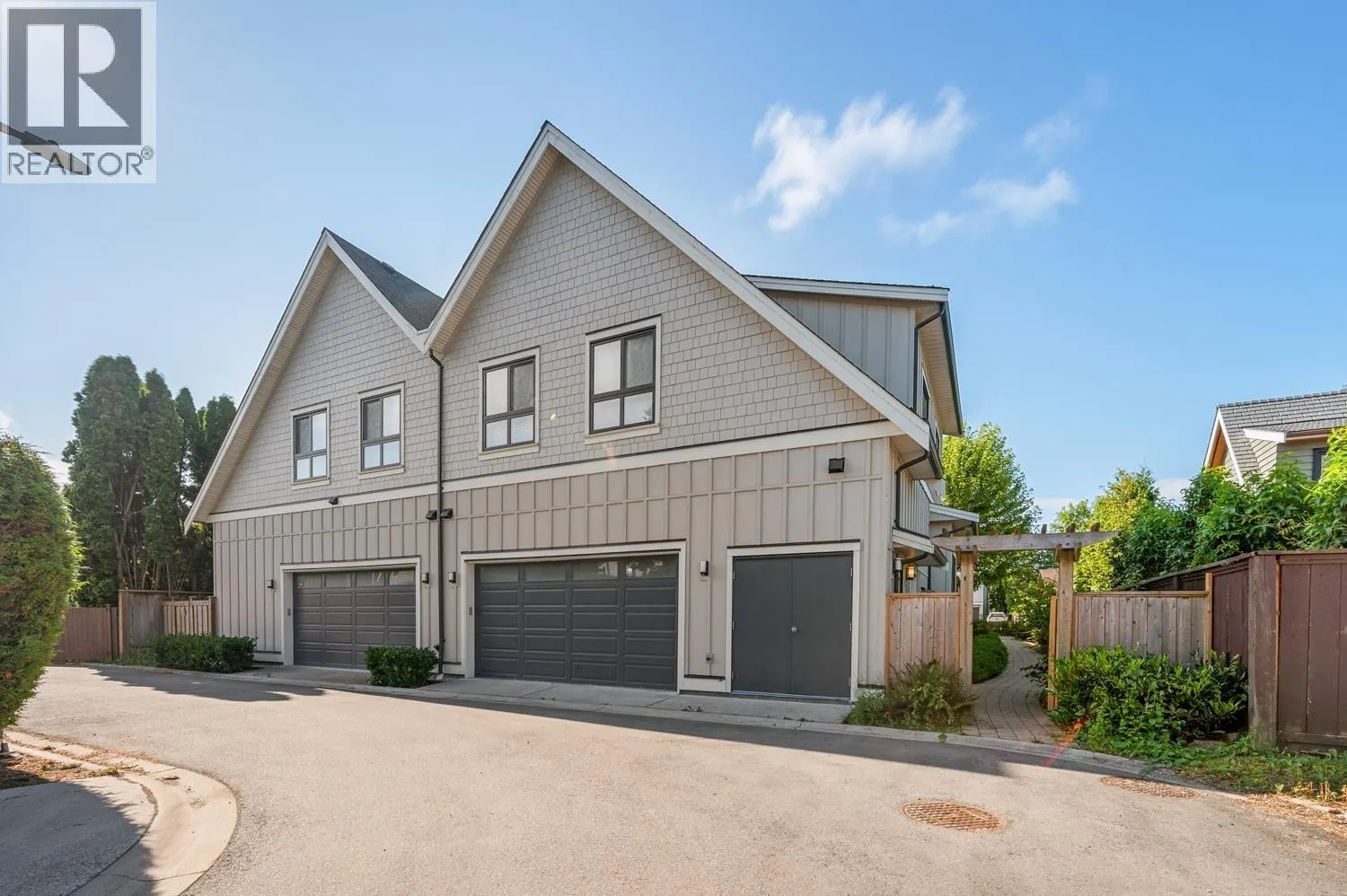 9 5071 STEVESTON HIGHWAY
