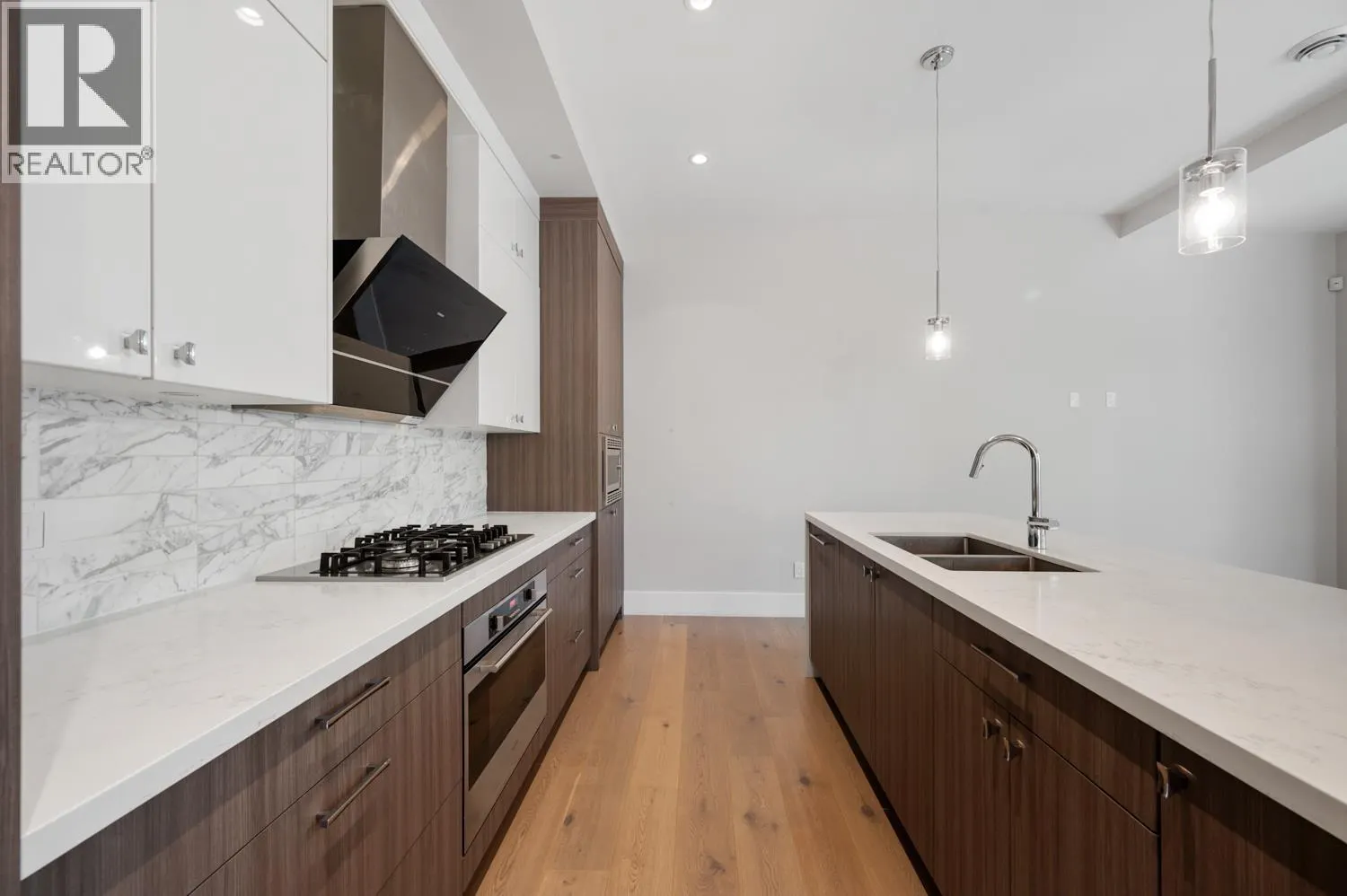 9 5071 STEVESTON HIGHWAY
