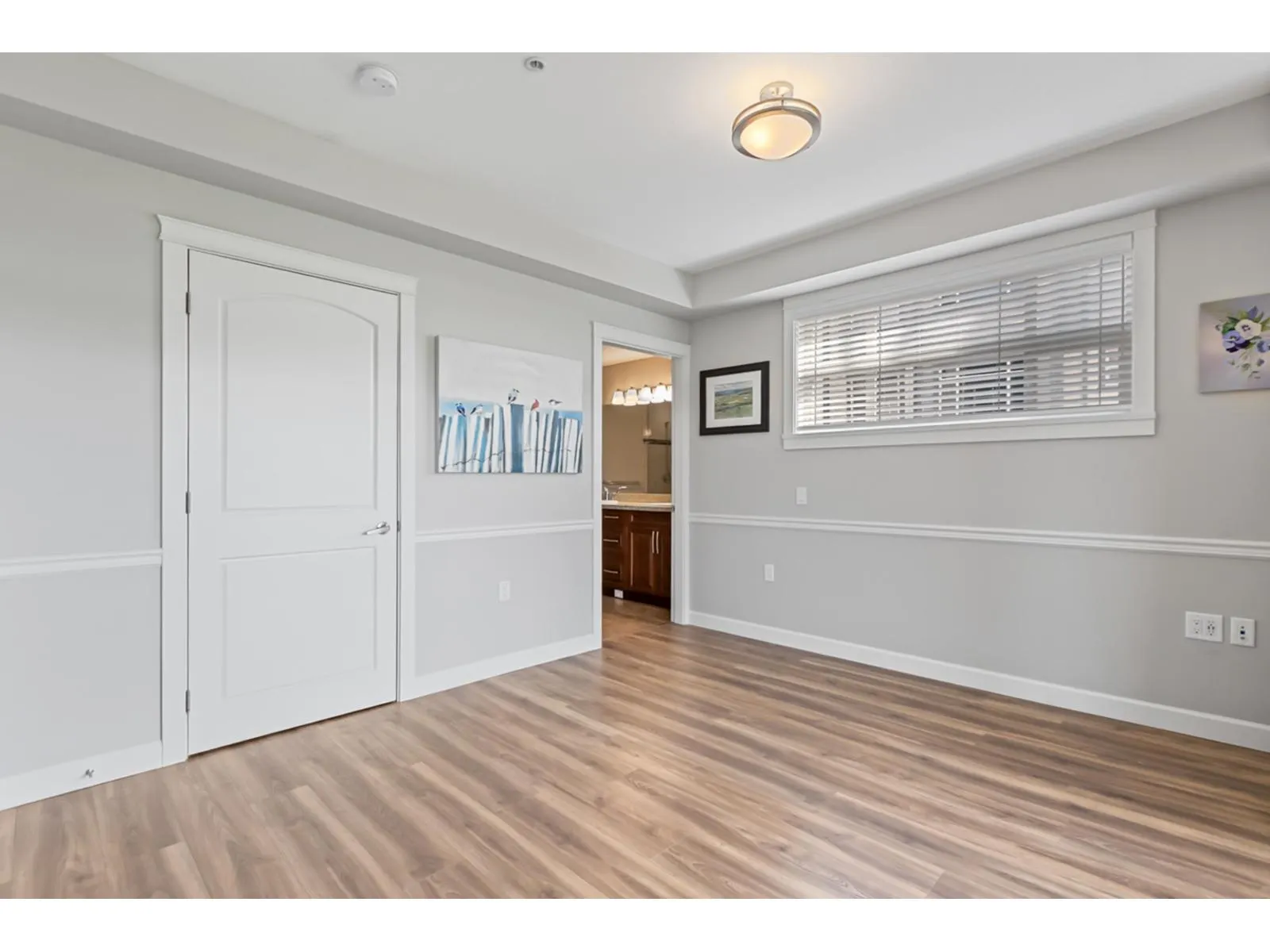 527A 8157 207 STREET