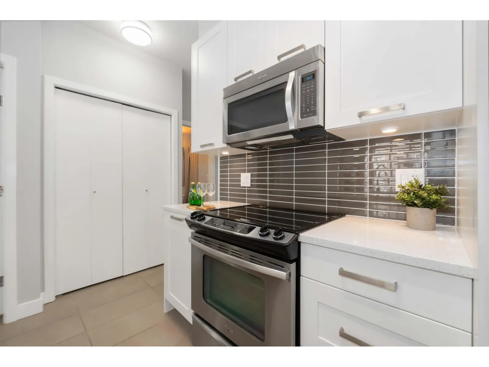 208 10455 154 STREET