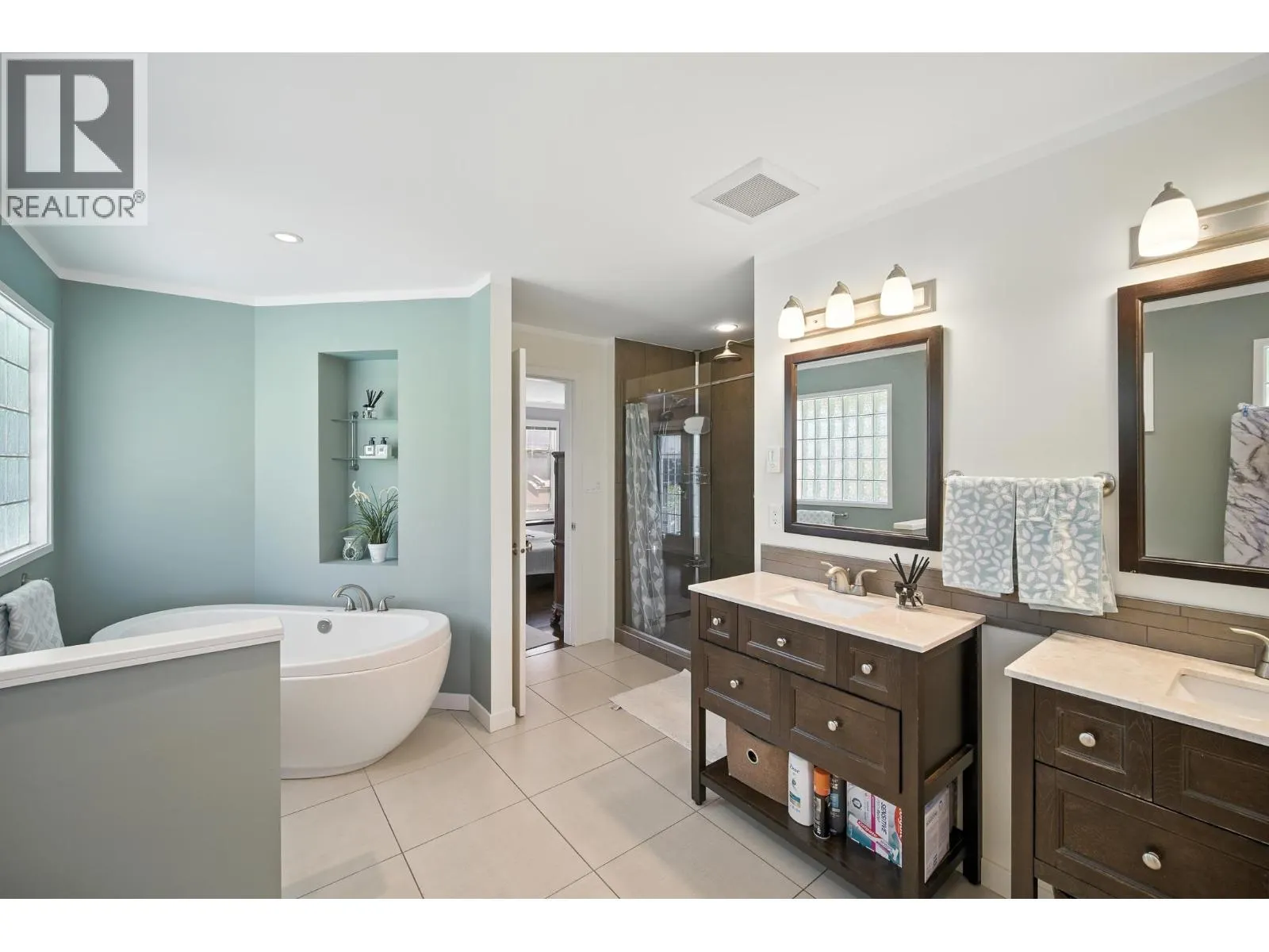 8600 FAIRWAY ROAD