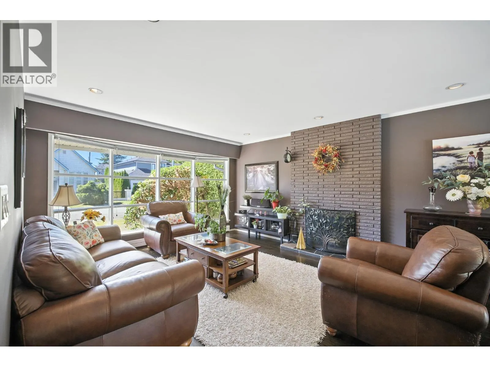 8600 FAIRWAY ROAD