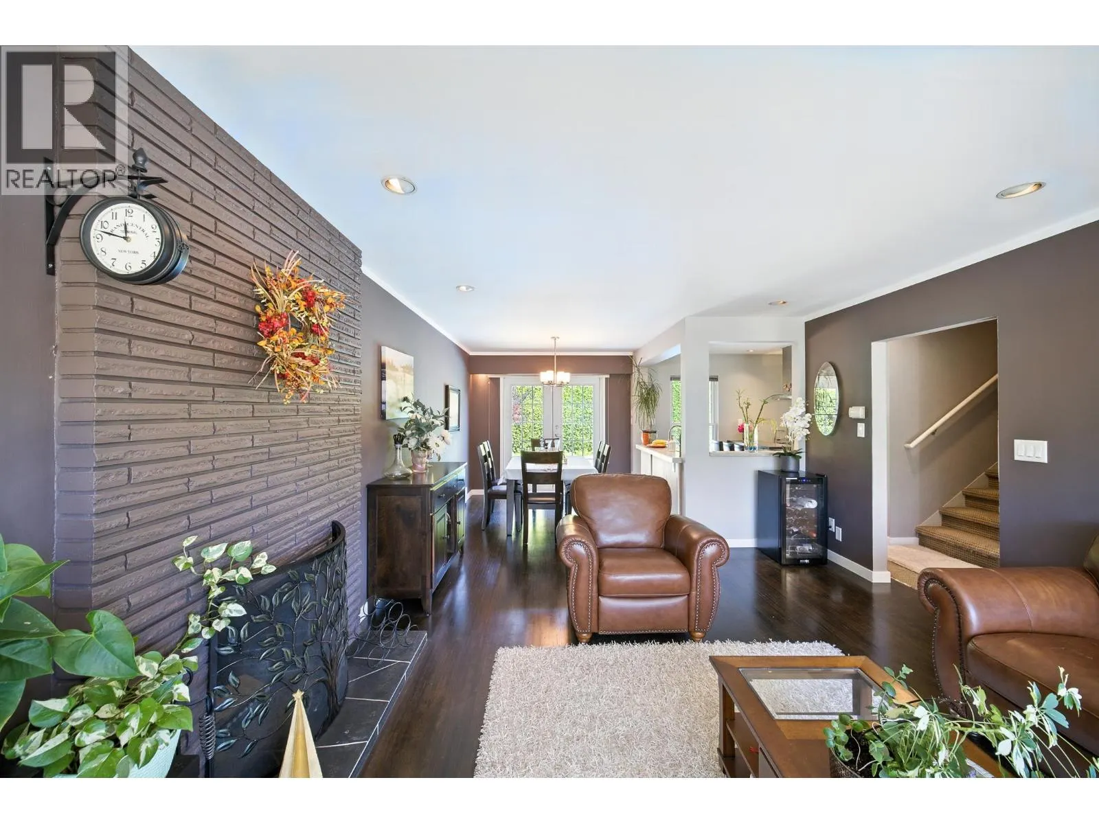 8600 FAIRWAY ROAD