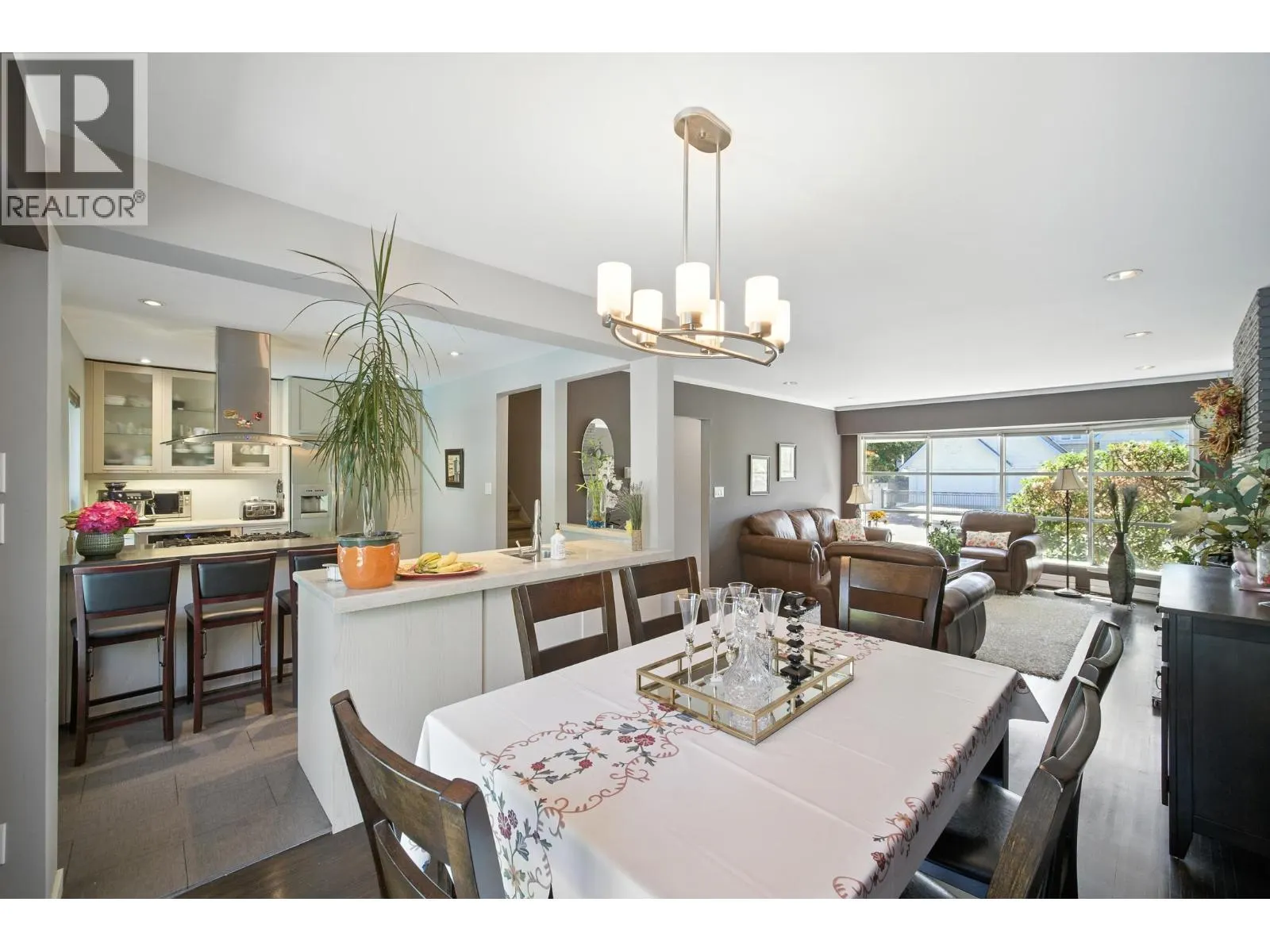 8600 FAIRWAY ROAD