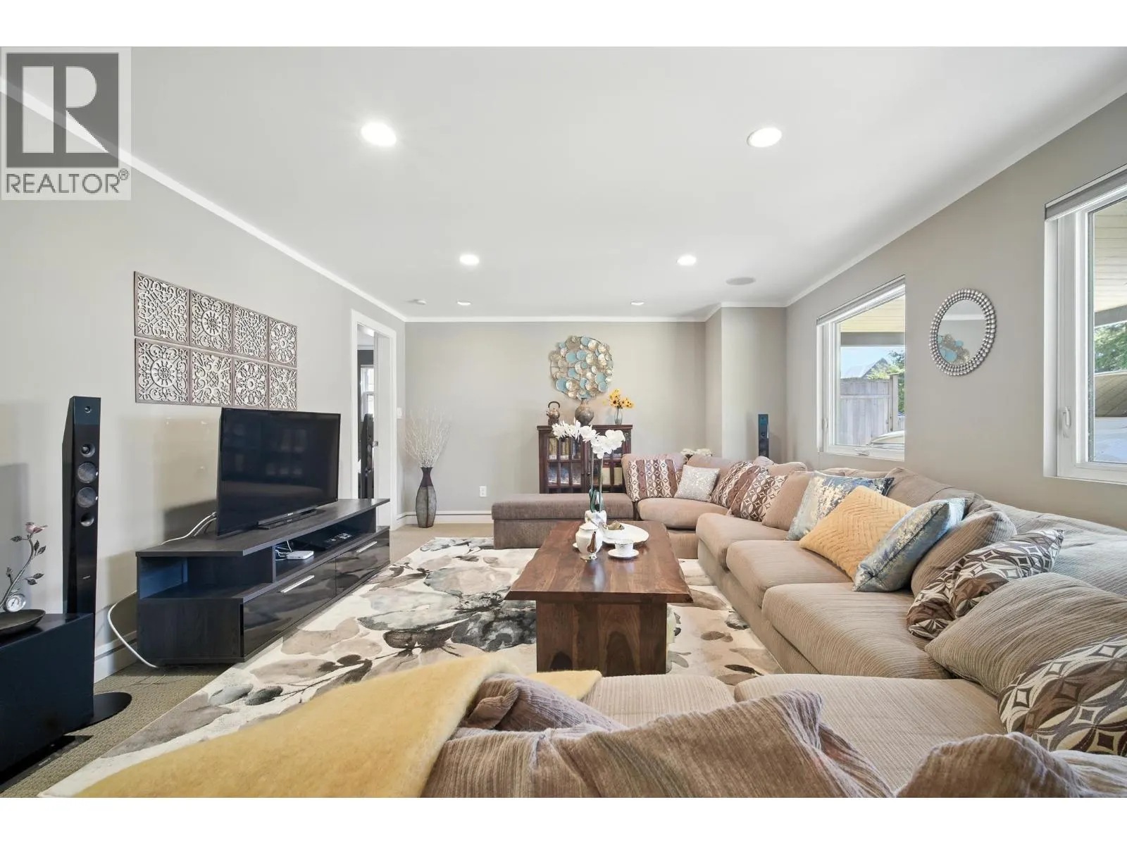 8600 FAIRWAY ROAD