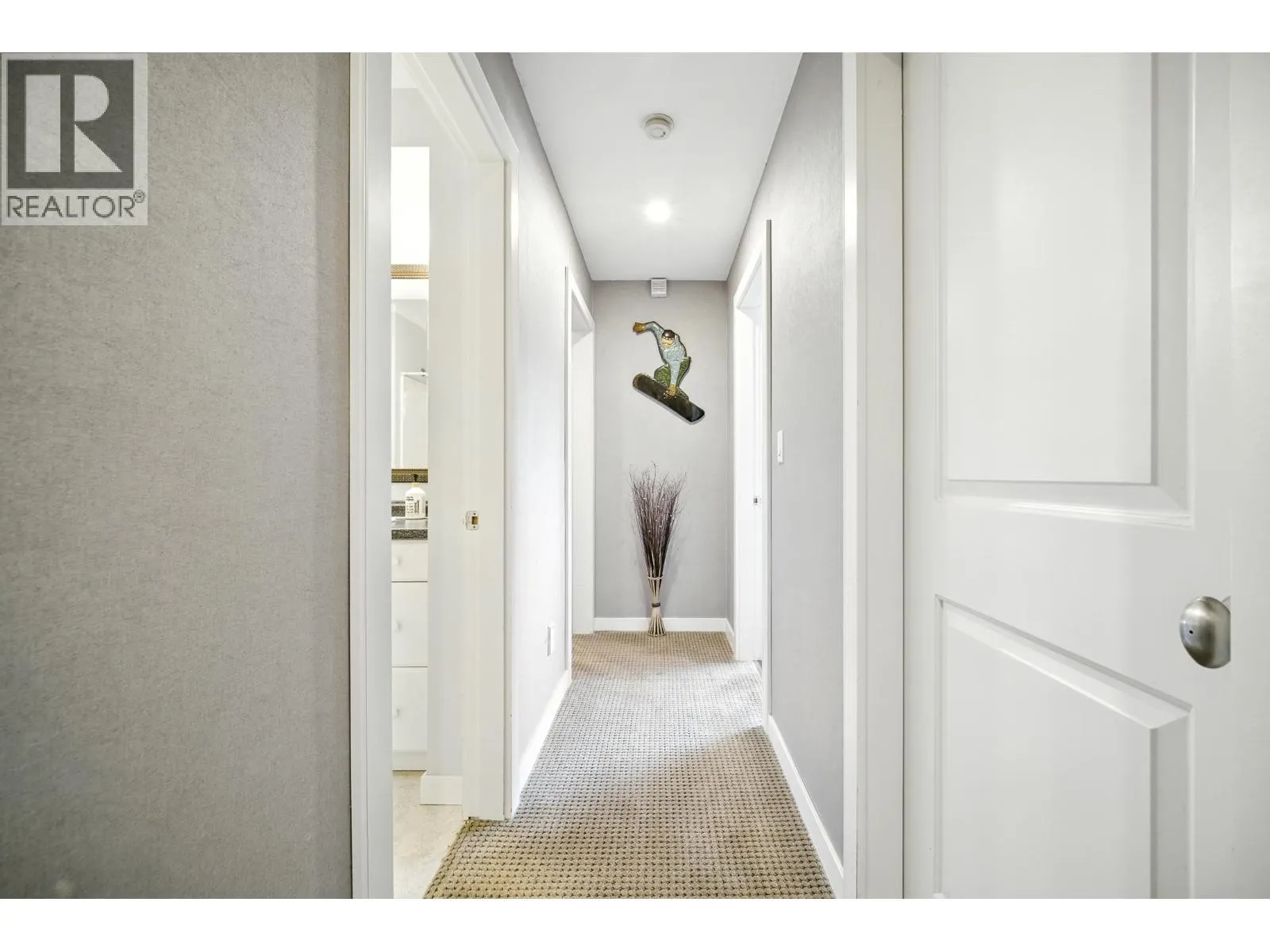 8600 FAIRWAY ROAD