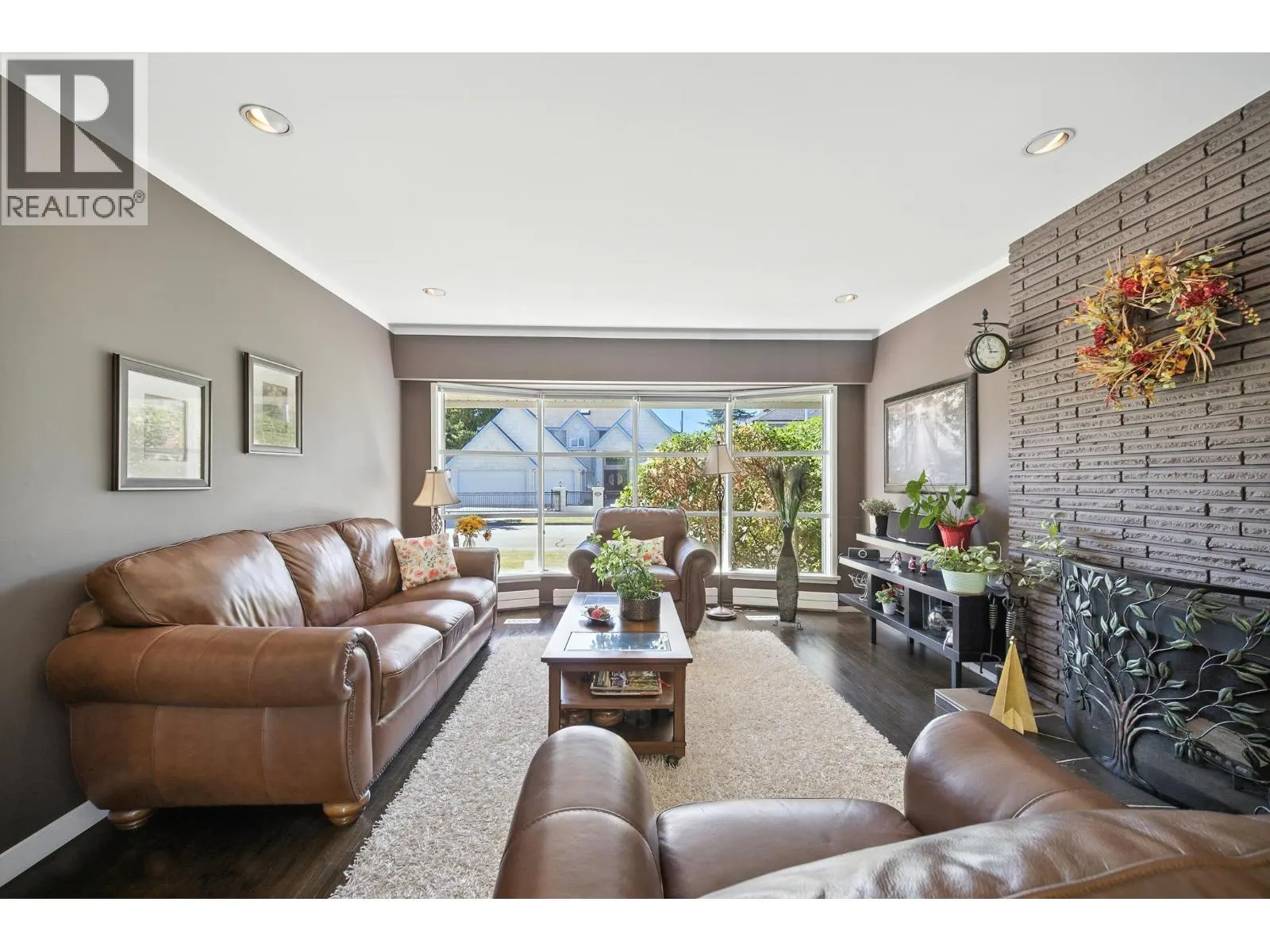 8600 FAIRWAY ROAD