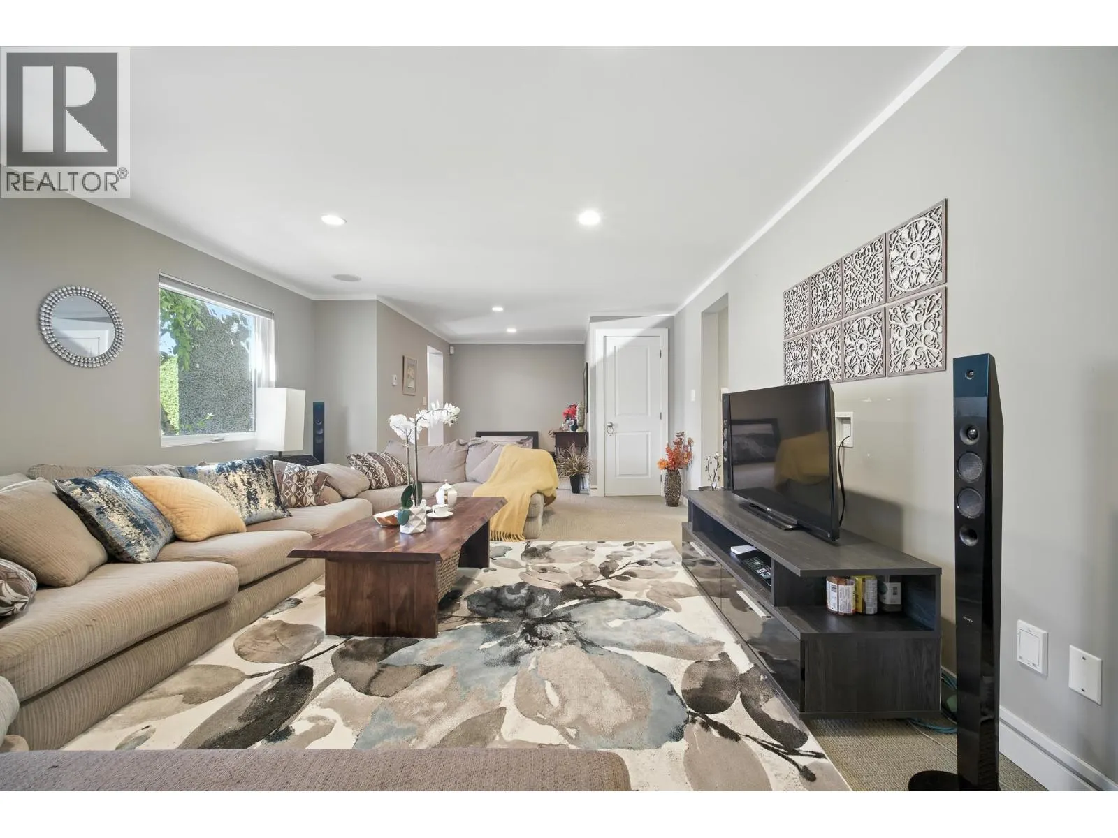 8600 FAIRWAY ROAD