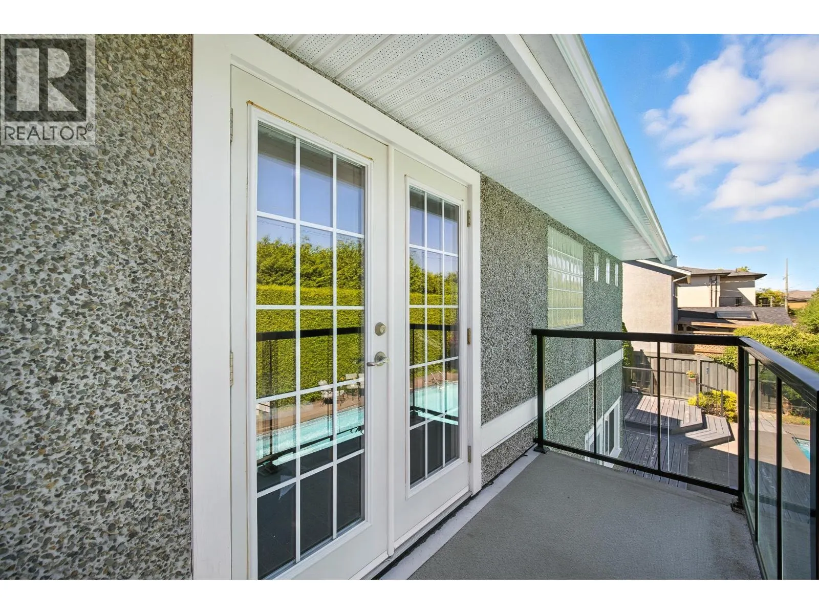 8600 FAIRWAY ROAD