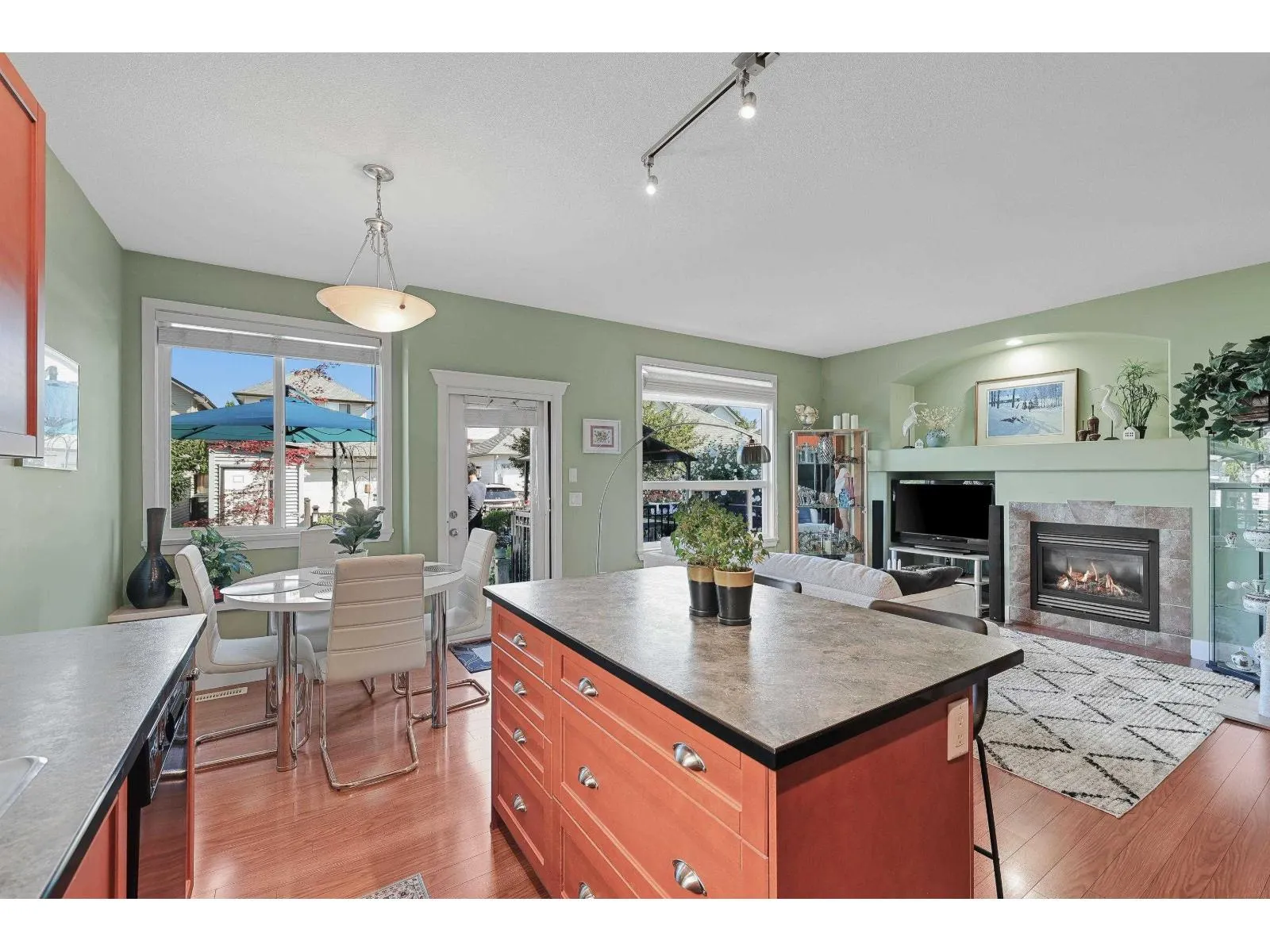 19081 69TH AVENUE