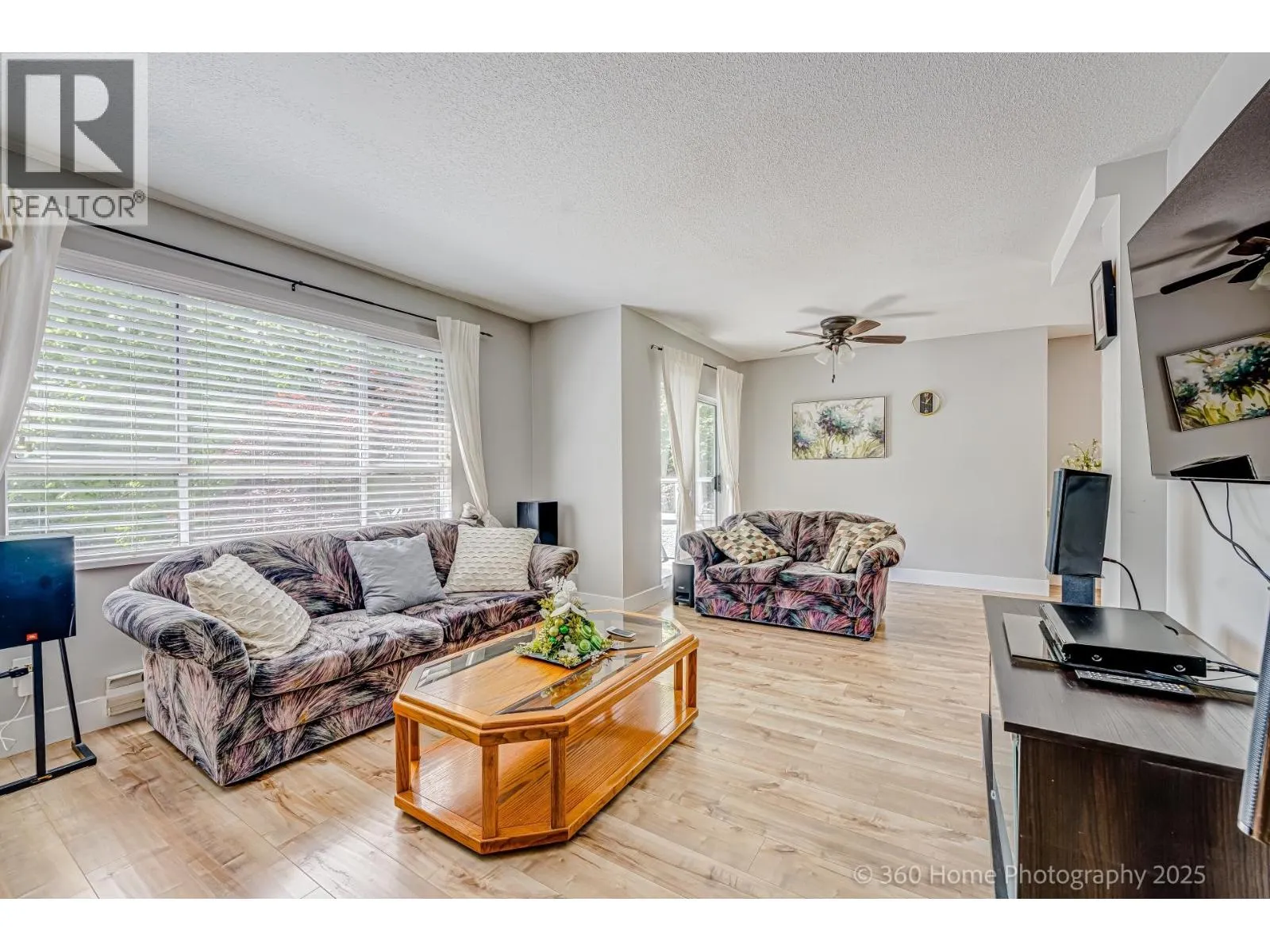 6 5671 LADNER TRUNK ROAD