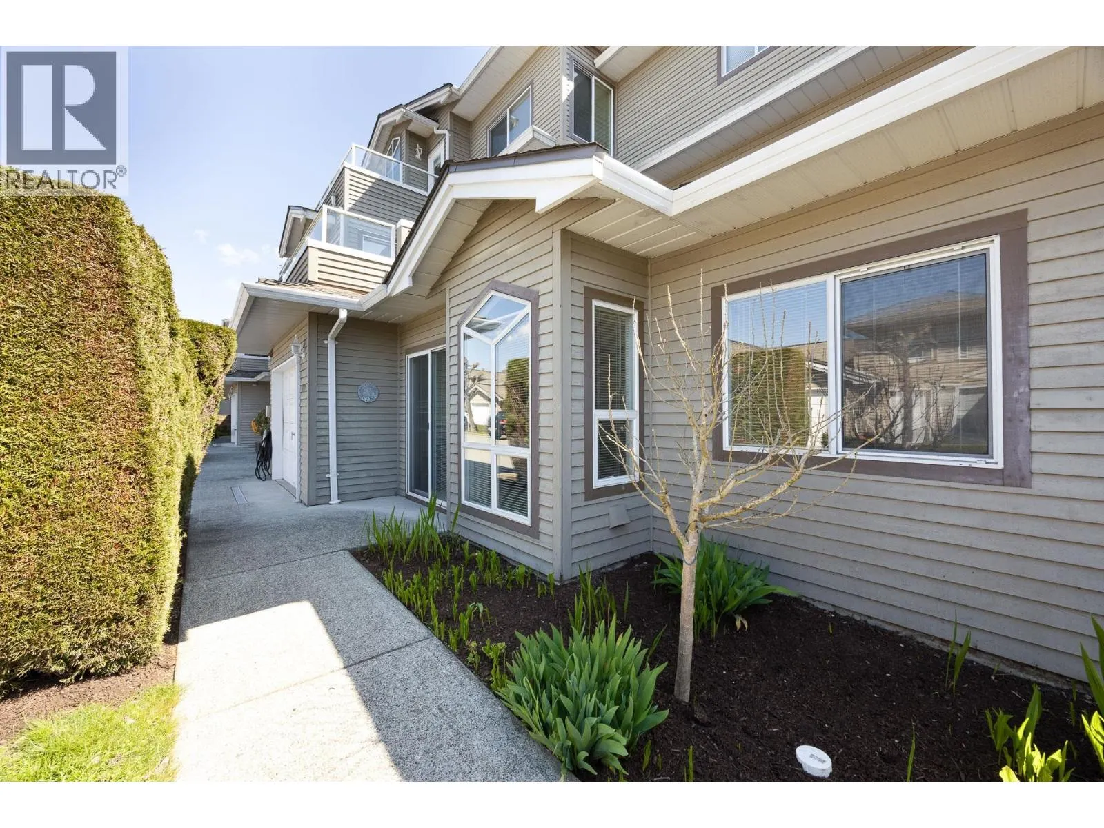 1122 O'FLAHERTY GATE