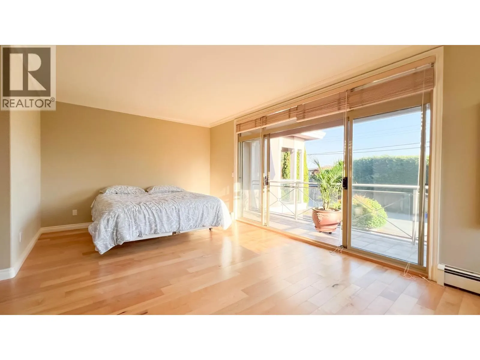 2352 MARINE DRIVE