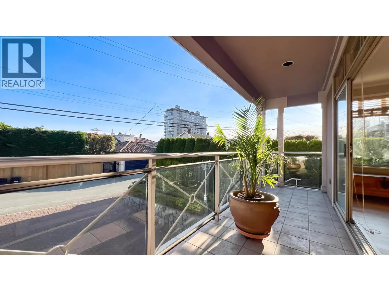 2352 MARINE DRIVE
