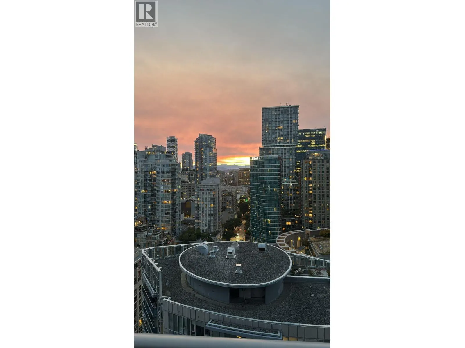 3301 233 ROBSON STREET