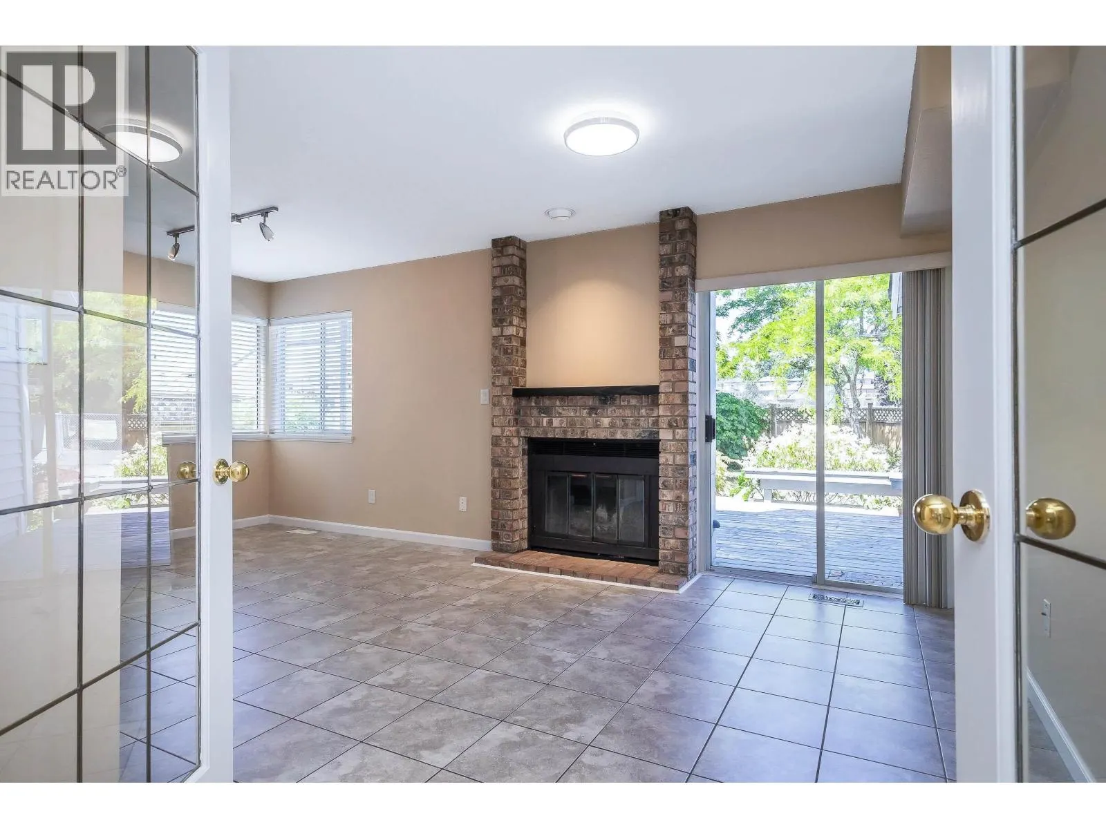 915 CITADEL DRIVE