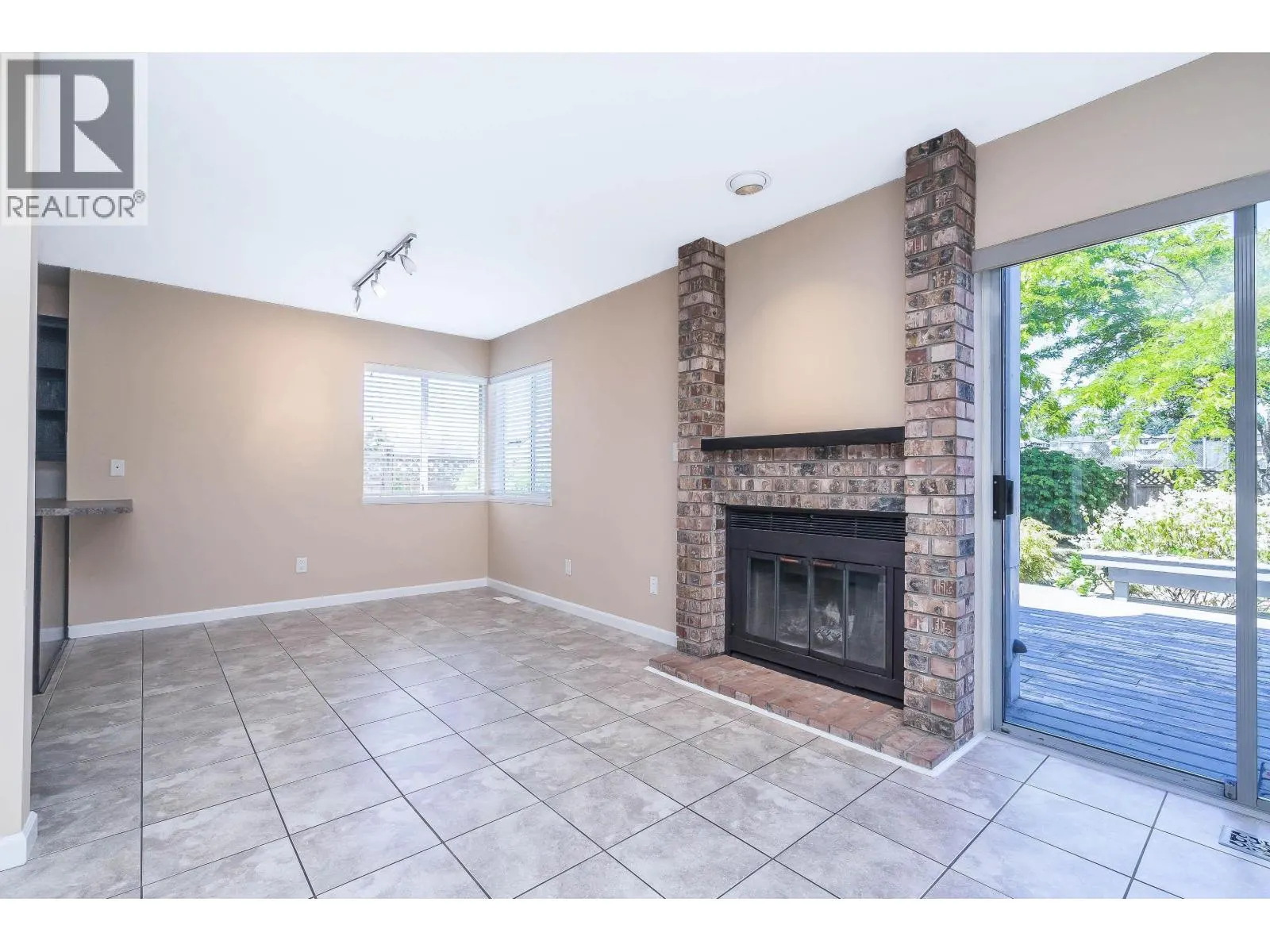 915 CITADEL DRIVE