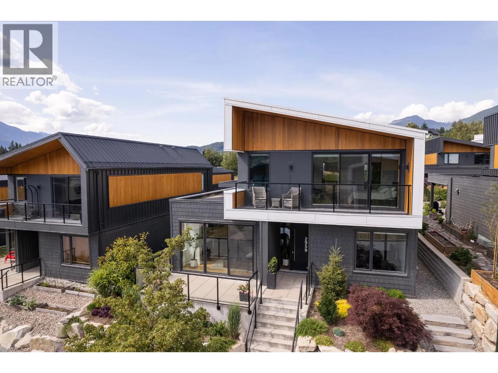 2959 HUCKLEBERRY DRIVE