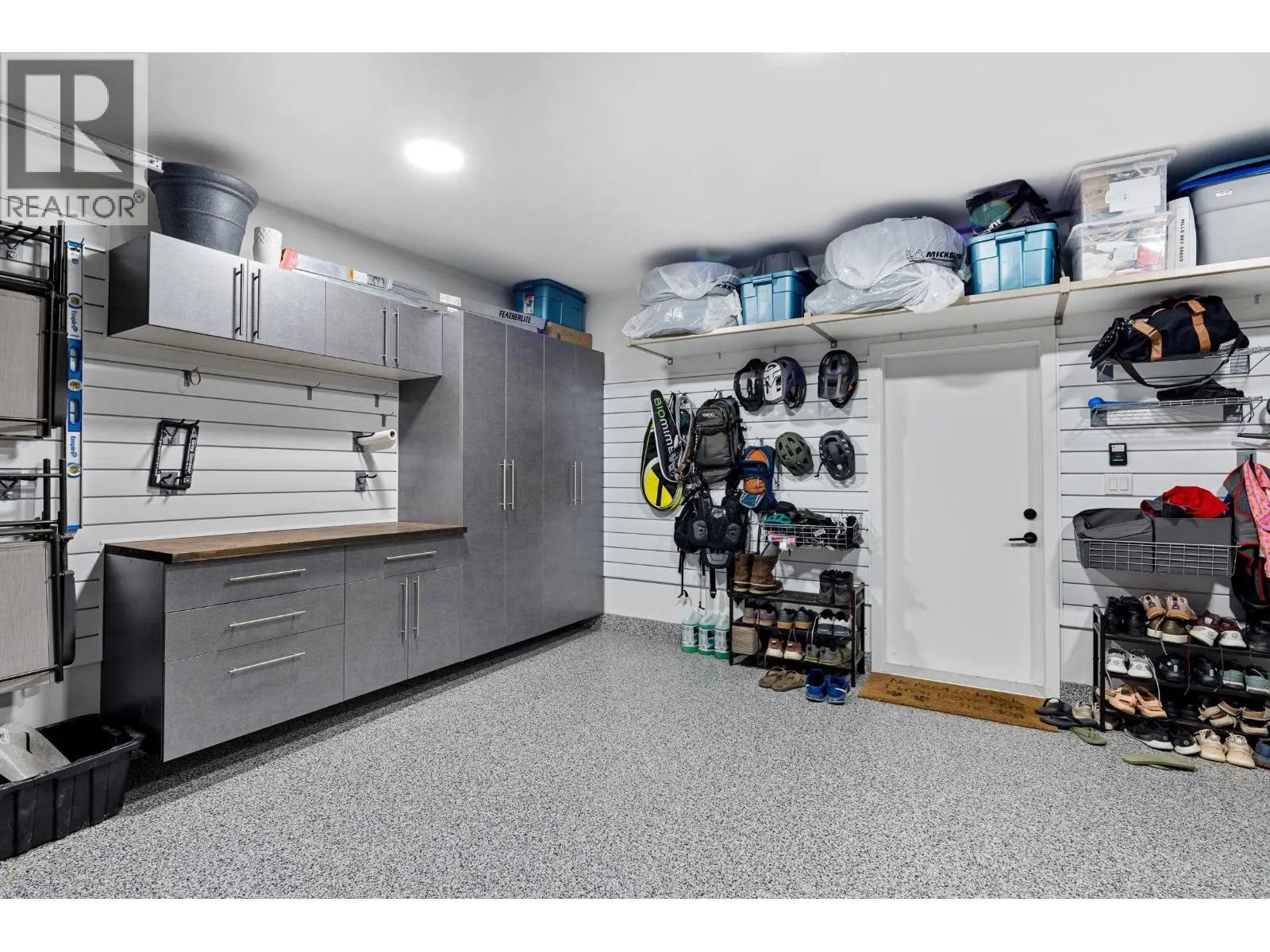 2959 HUCKLEBERRY DRIVE