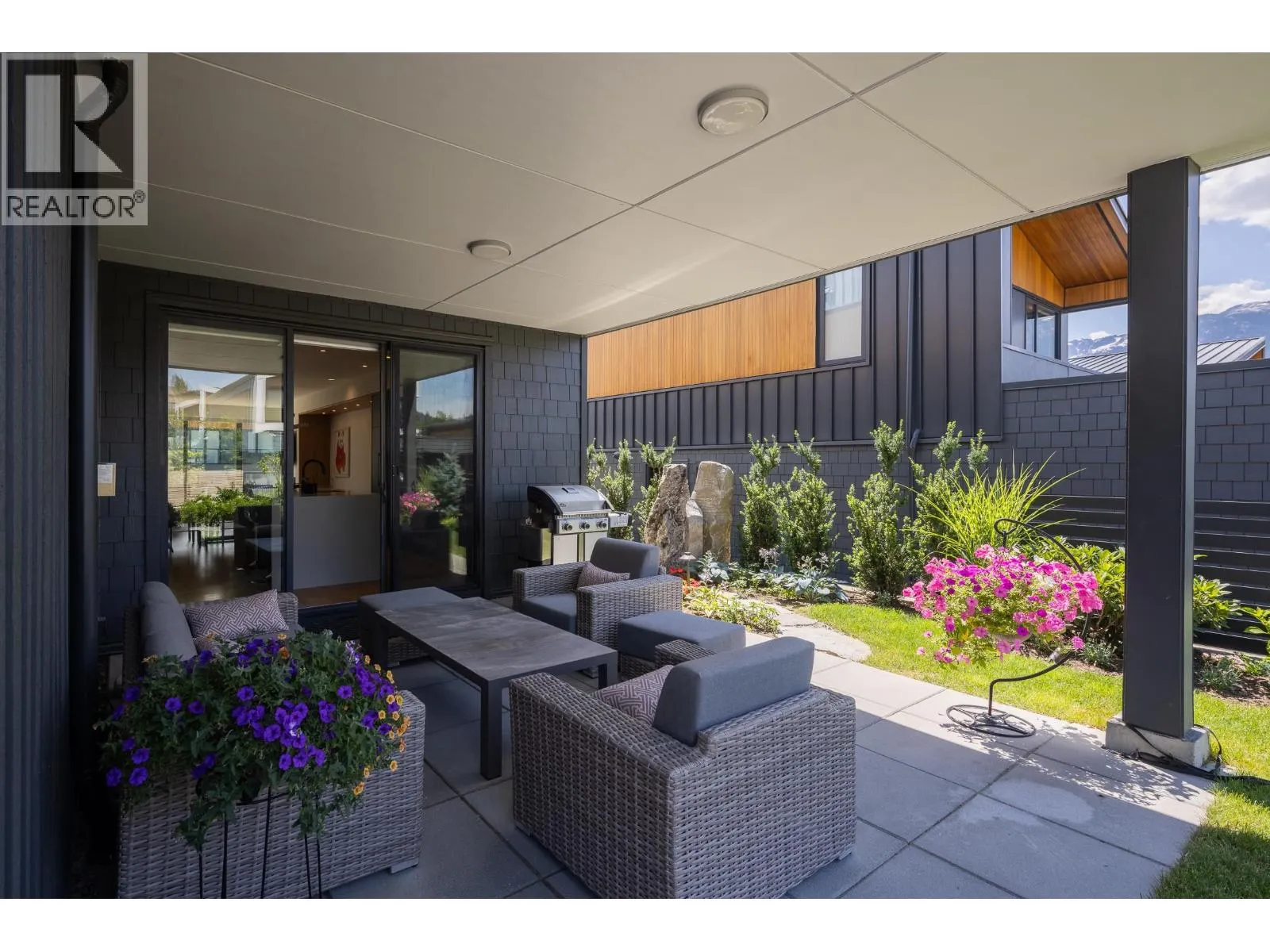 2959 HUCKLEBERRY DRIVE