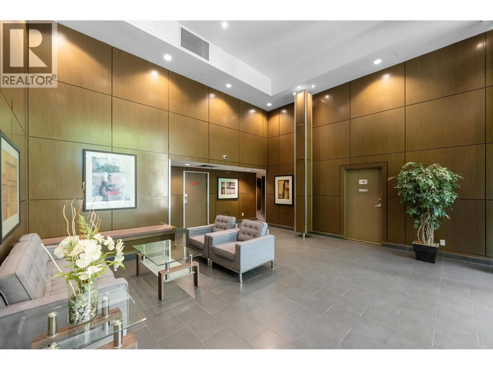 1501 9133 HEMLOCK DRIVE