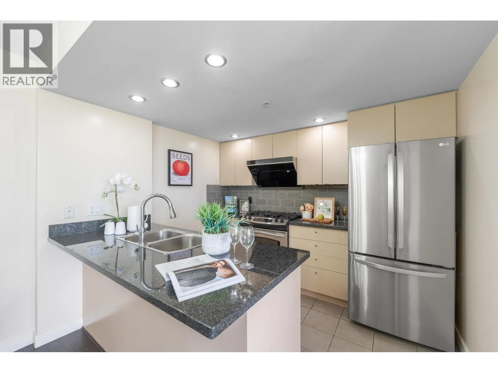 1501 9133 HEMLOCK DRIVE