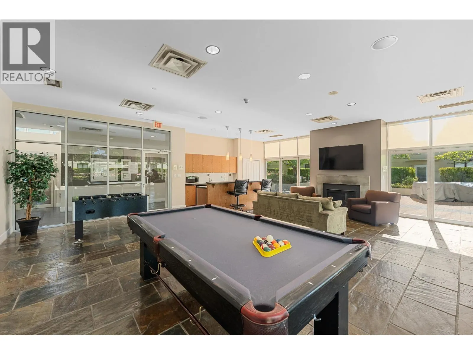 1501 9133 HEMLOCK DRIVE
