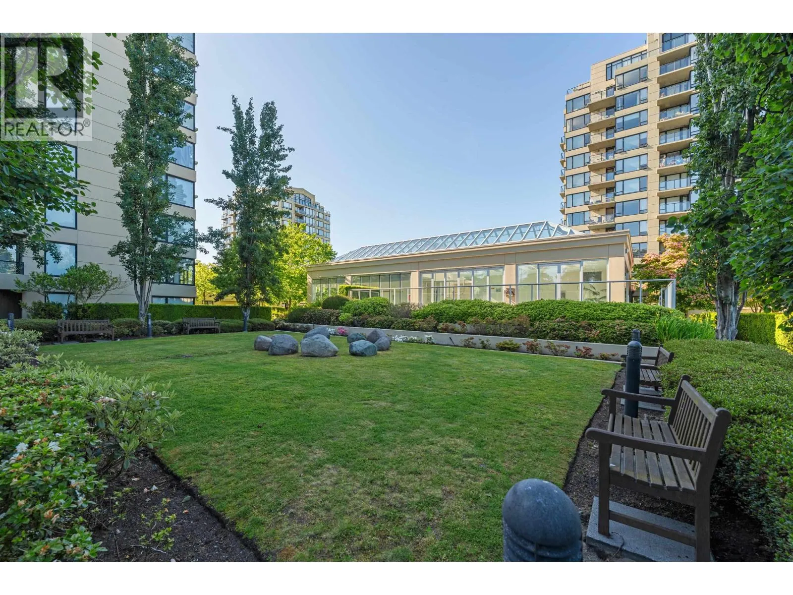 1501 9133 HEMLOCK DRIVE