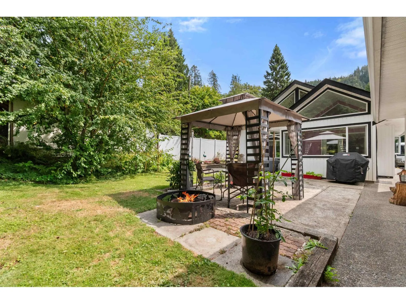 66655 STEPHENS ROAD|Kawkawa Lake