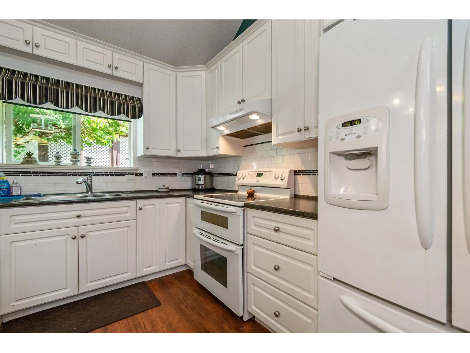 66655 STEPHENS ROAD|Kawkawa Lake