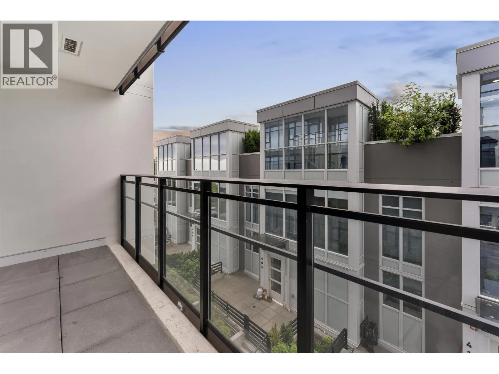 501 1045 AUSTIN AVENUE
