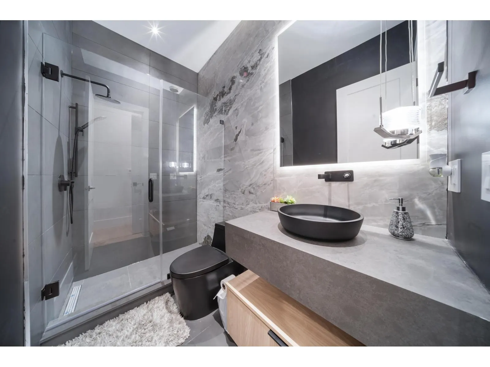 14022 20A AVENUE
