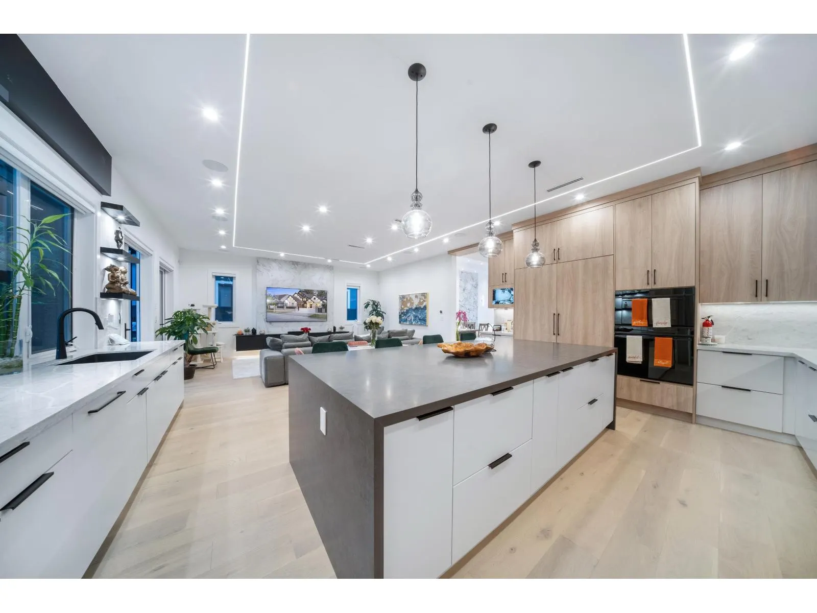 14022 20A AVENUE