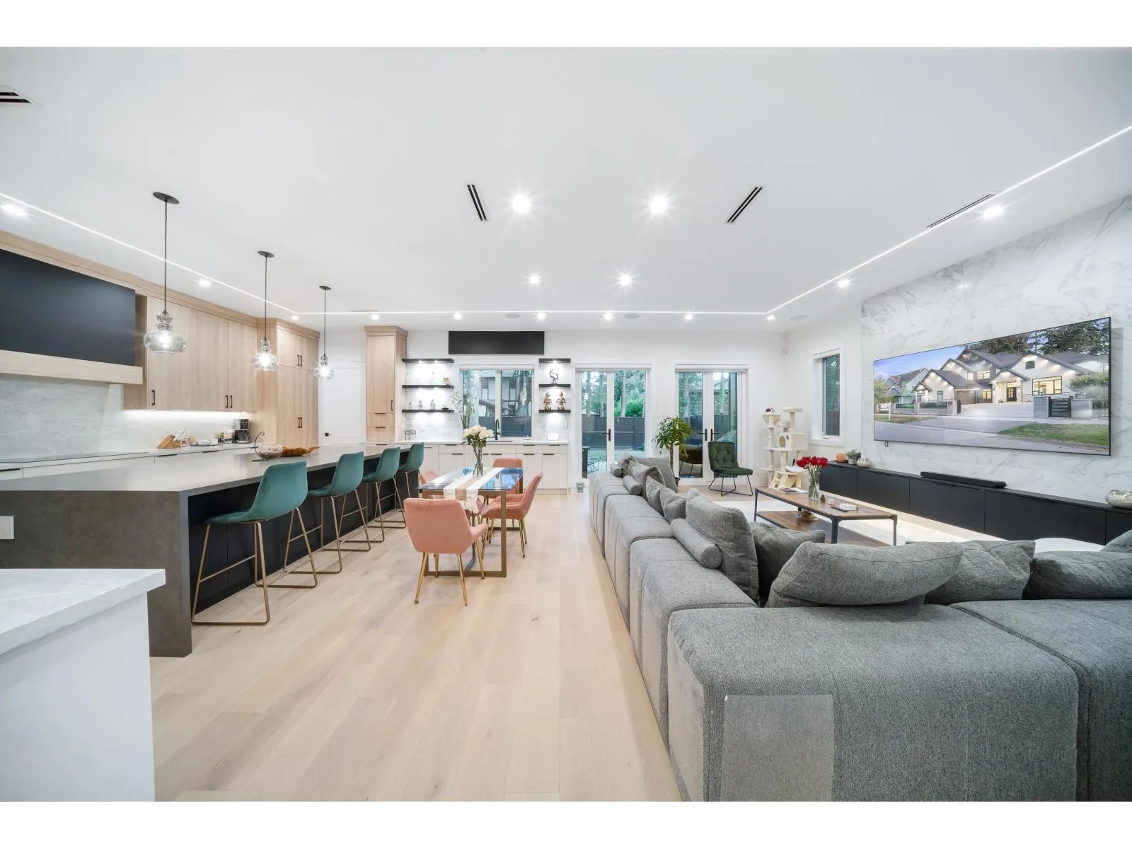 14022 20A AVENUE