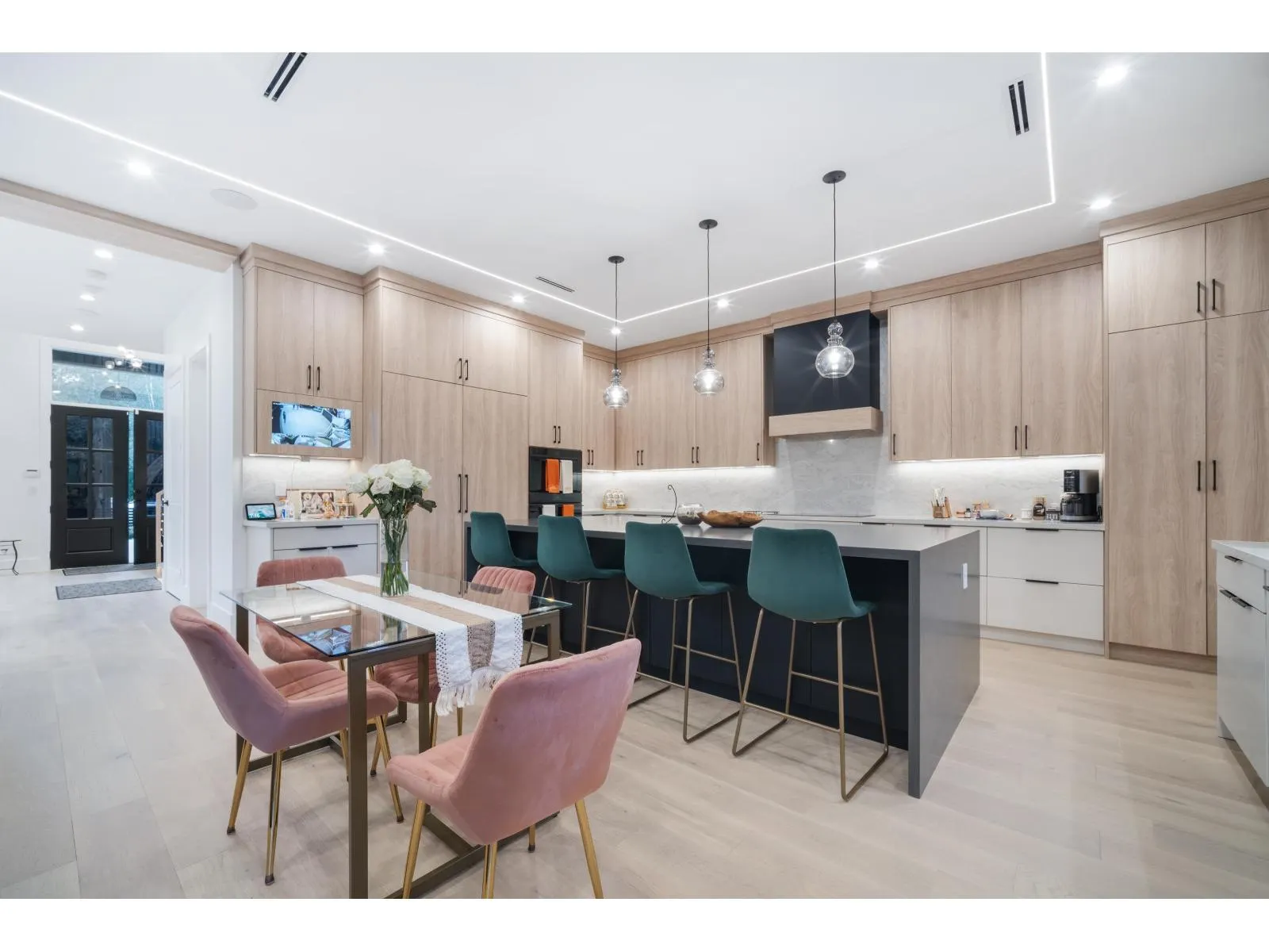 14022 20A AVENUE