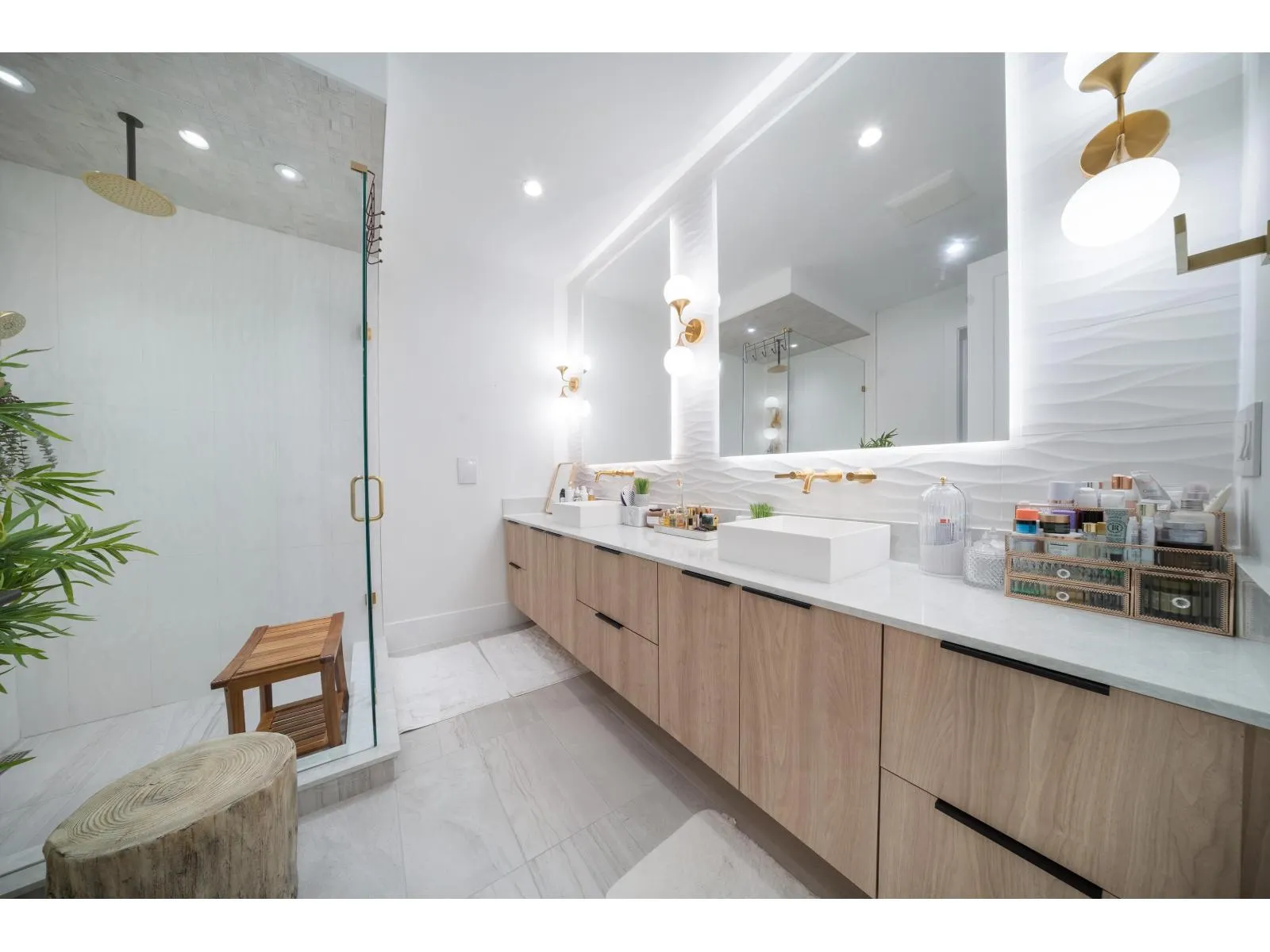 14022 20A AVENUE