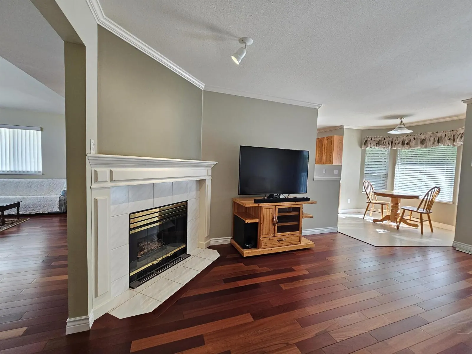 8435 COX DRIVE