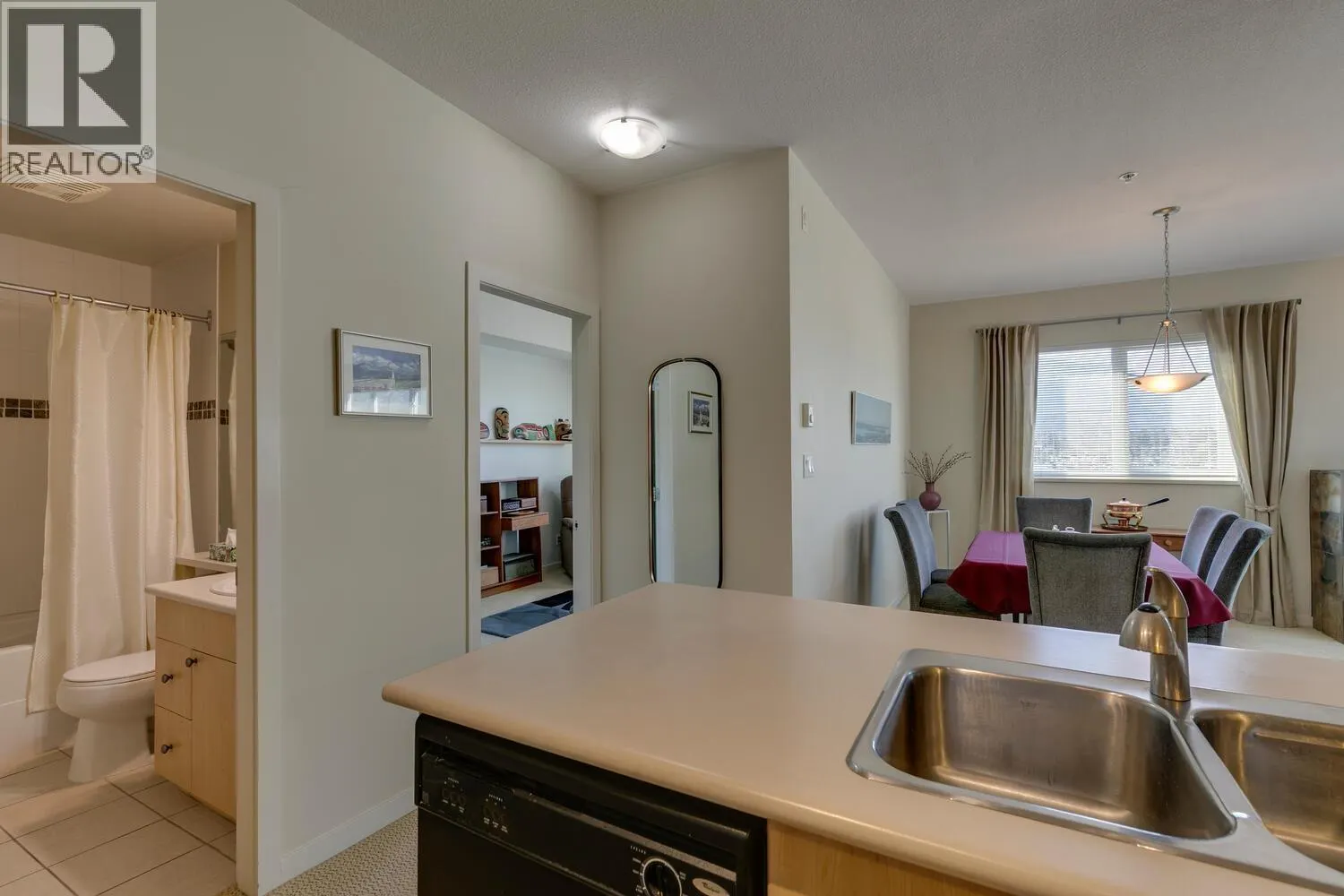 301 40437 TANTALUS ROAD